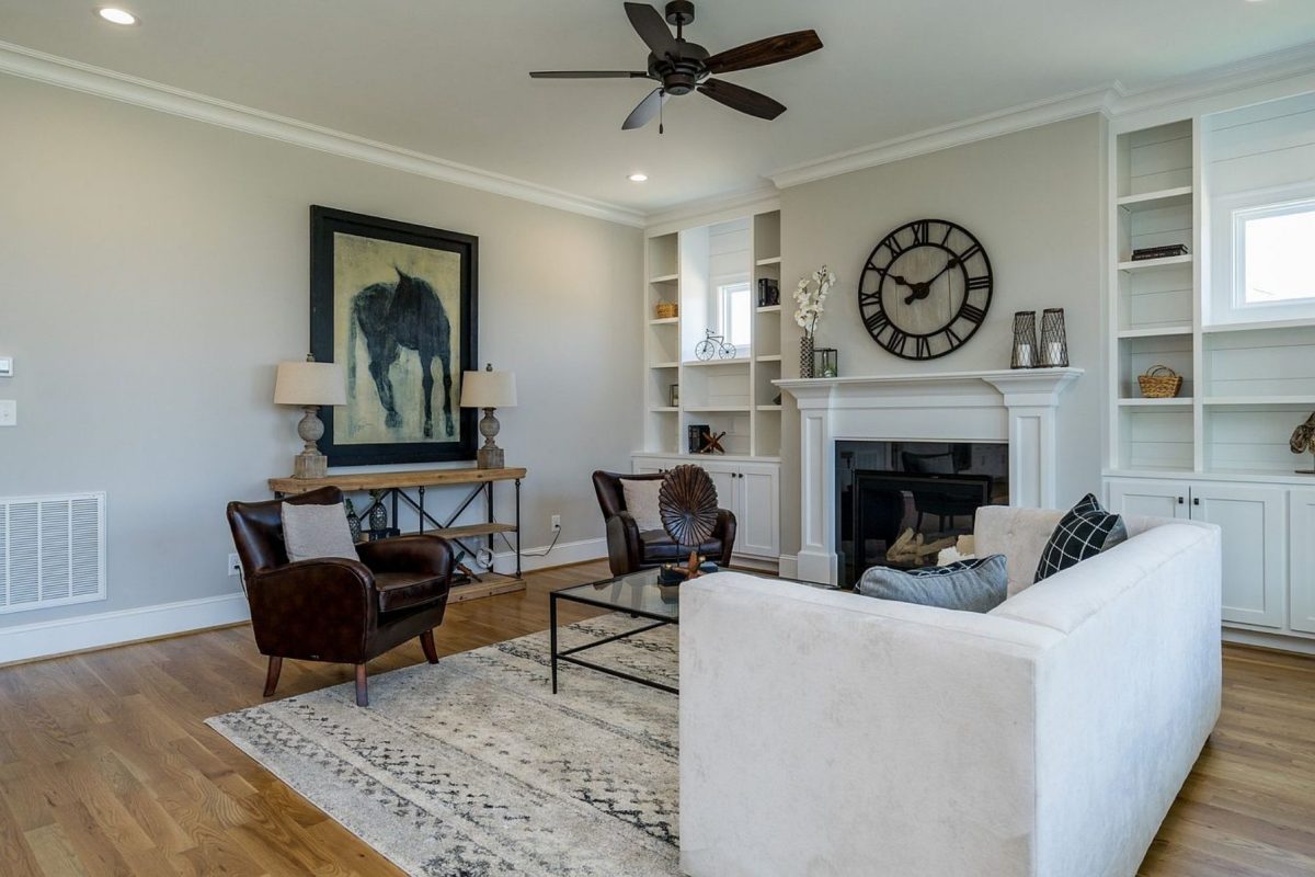 Gorgeous house Floor Plan with Craftsman Design