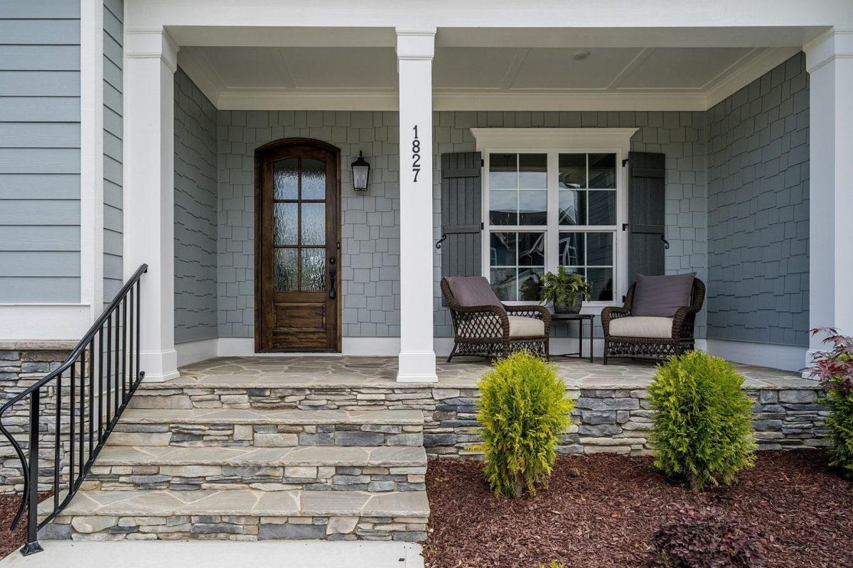 Gorgeous house Floor Plan with Craftsman Design