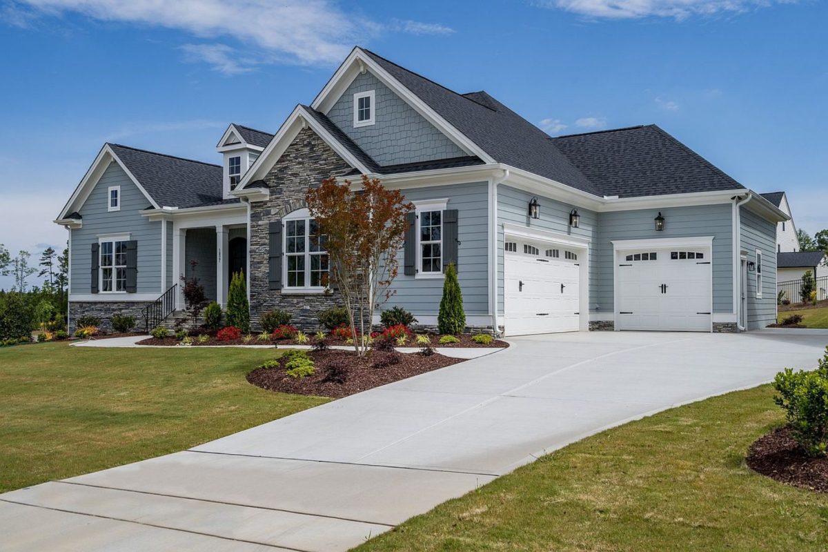 Gorgeous house Floor Plan with Craftsman Design