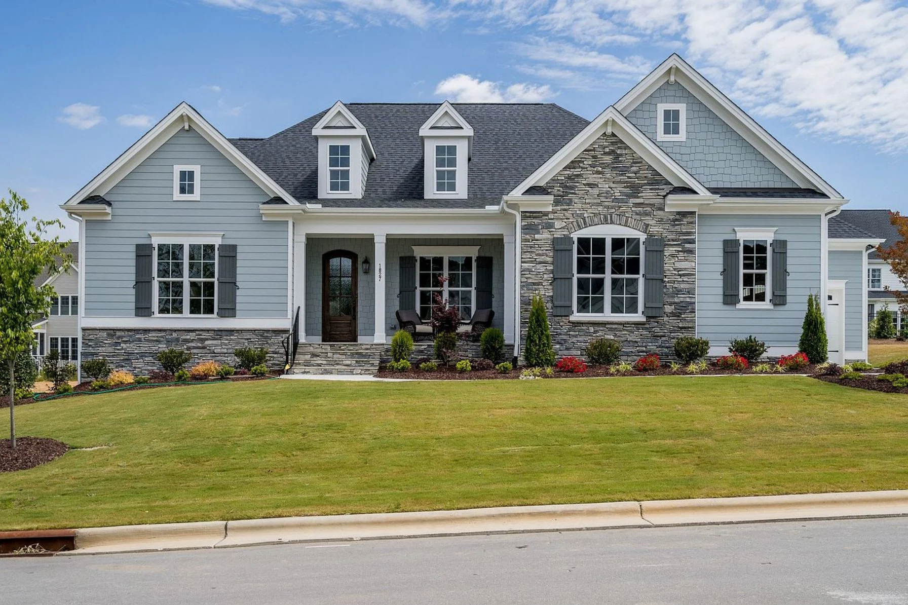 Gorgeous house Floor Plan with Craftsman Design