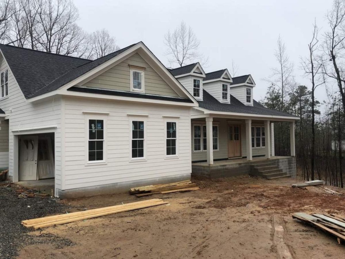 Modern Craftsman house Floor Plan with Detailed Architecture