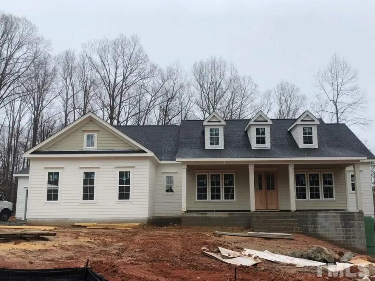 Modern Craftsman house Floor Plan with Detailed Architecture