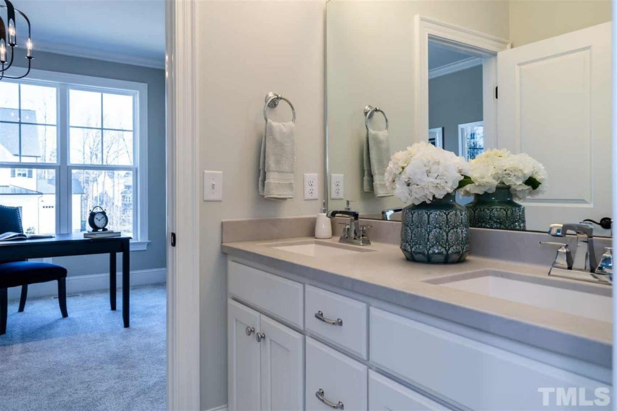 Beautiful 2-Story house Plan with CAD Blueprints & Designs