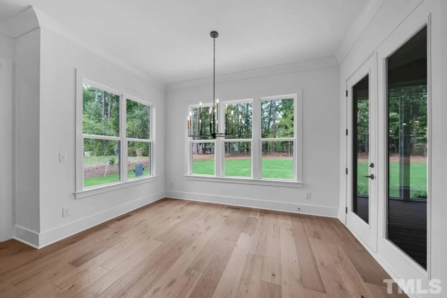 20-1846B HOUSE PLAN - Spacious Traditional House Plan with Detailed Floor Designs 46 Spacious Traditional house Plan with Detailed Floor Designs