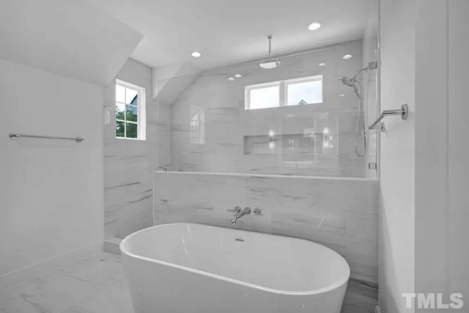 20-1846B HOUSE PLAN - Spacious Traditional House Plan with Detailed Floor Designs 44 Spacious Traditional house Plan with Detailed Floor Designs