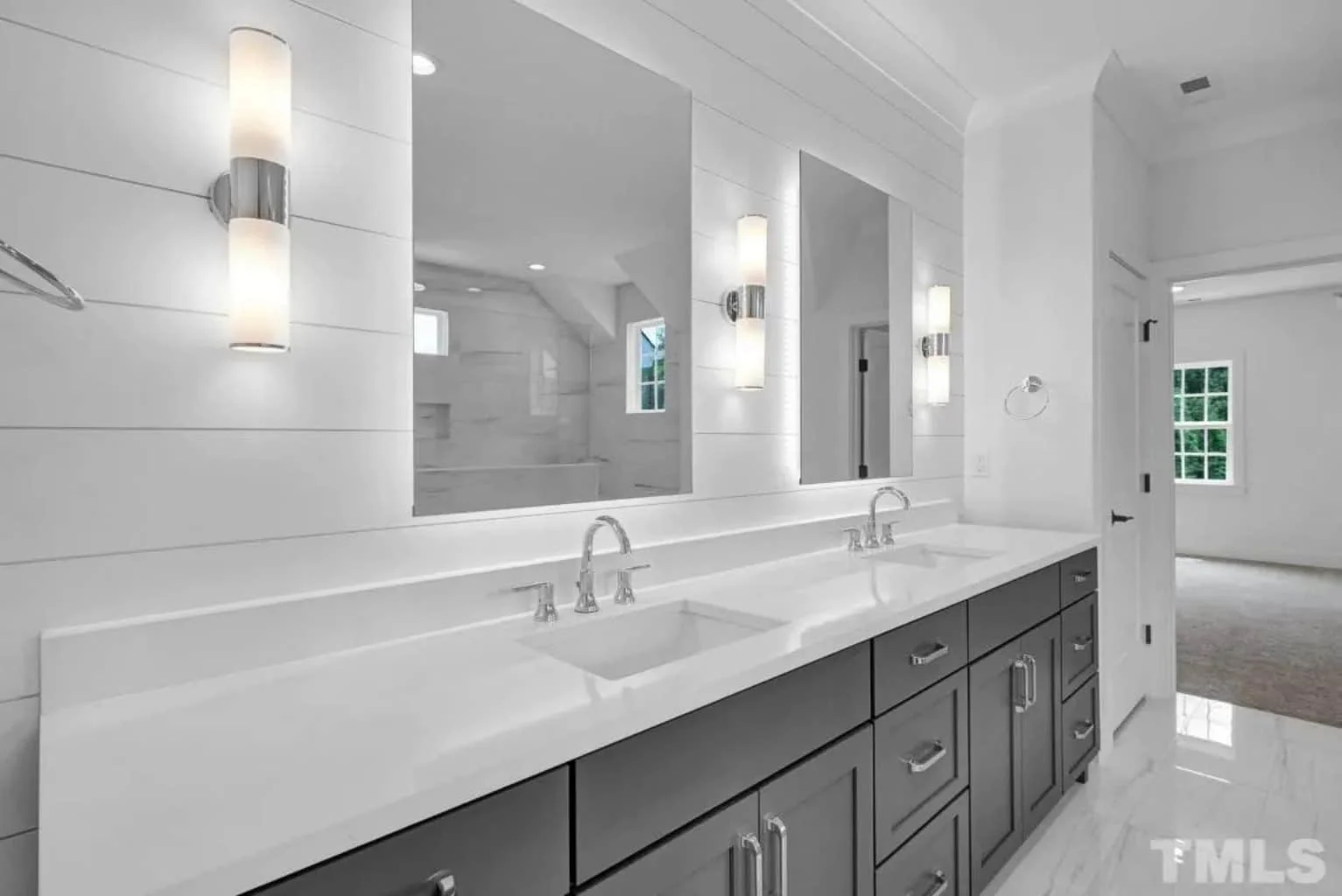 20-1846B HOUSE PLAN - Spacious Traditional House Plan with Detailed Floor Designs 28 Spacious Traditional house Plan with Detailed Floor Designs