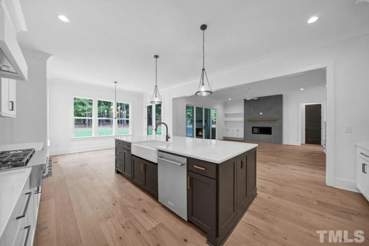 Spacious Traditional house Plan with Detailed Floor Designs