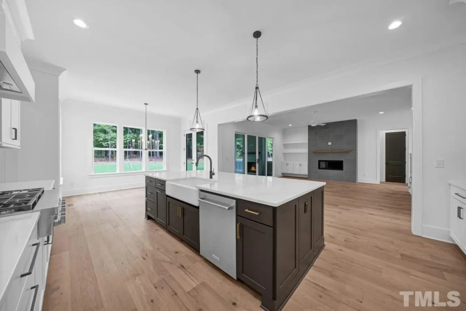 20-1846B HOUSE PLAN - Spacious Traditional House Plan with Detailed Floor Designs 26 Spacious Traditional house Plan with Detailed Floor Designs