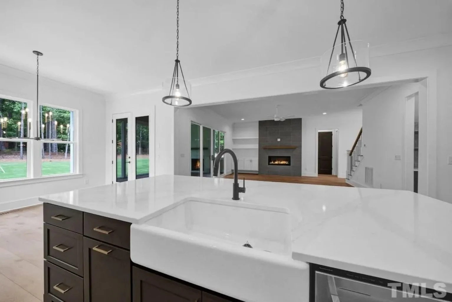 20-1846B HOUSE PLAN - Spacious Traditional House Plan with Detailed Floor Designs 25 Spacious Traditional house Plan with Detailed Floor Designs