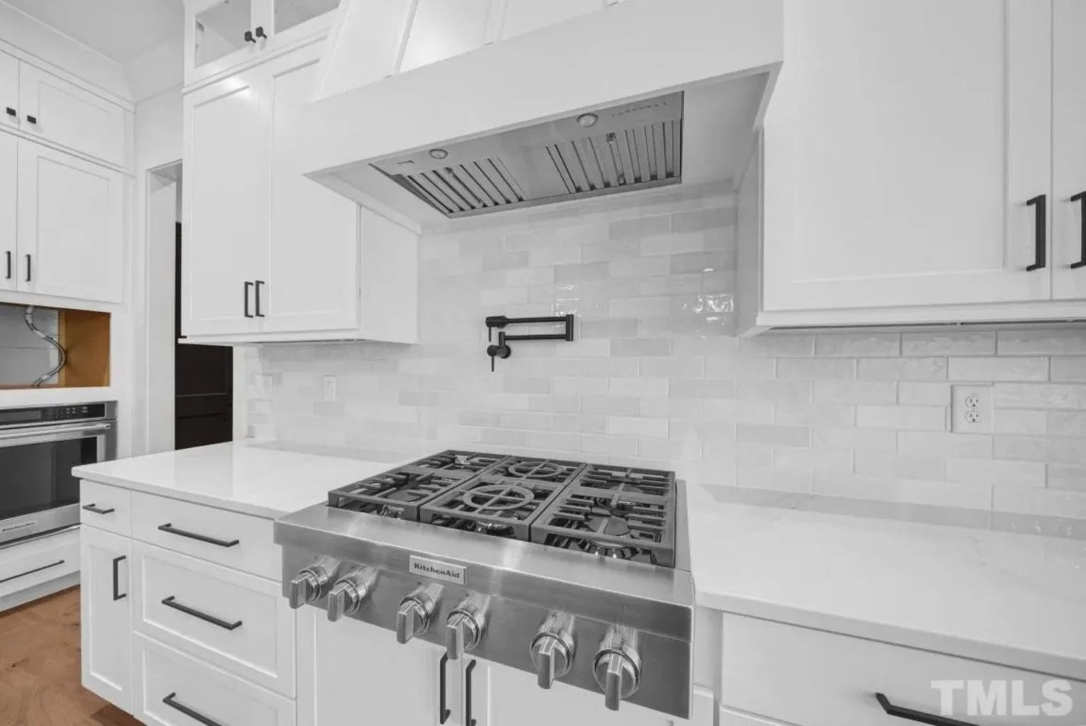 20-1846B HOUSE PLAN - Spacious Traditional House Plan with Detailed Floor Designs 18 Spacious Traditional house Plan with Detailed Floor Designs