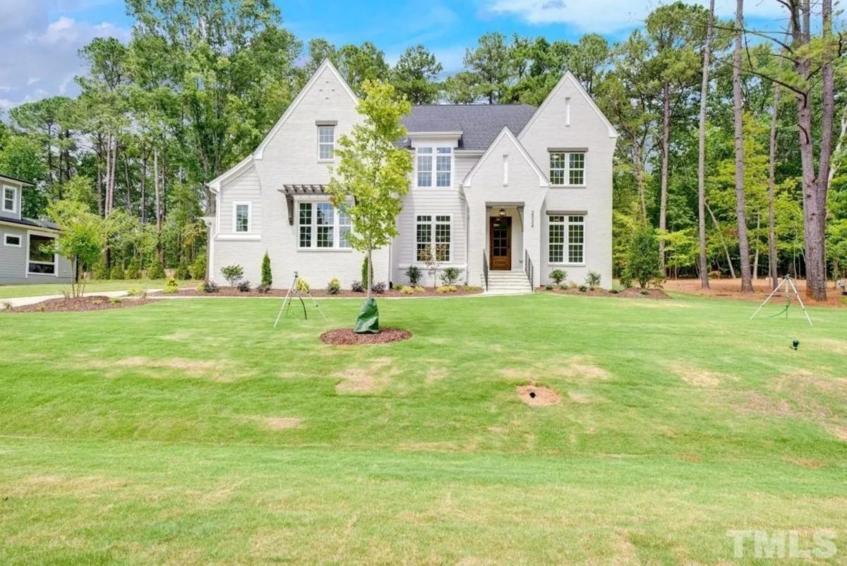 Spacious Traditional house Plan with Detailed Floor Designs