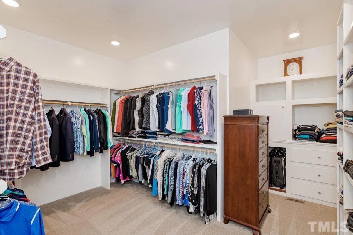 Luxury 5-Bedroom Transitional house Plan with Detailed Blueprint