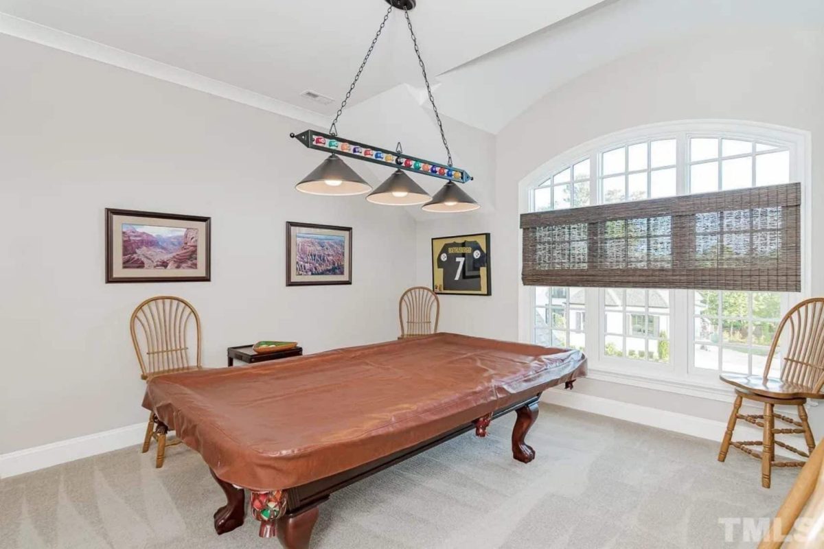 Luxury 5-Bedroom Transitional house Plan with Detailed Blueprint