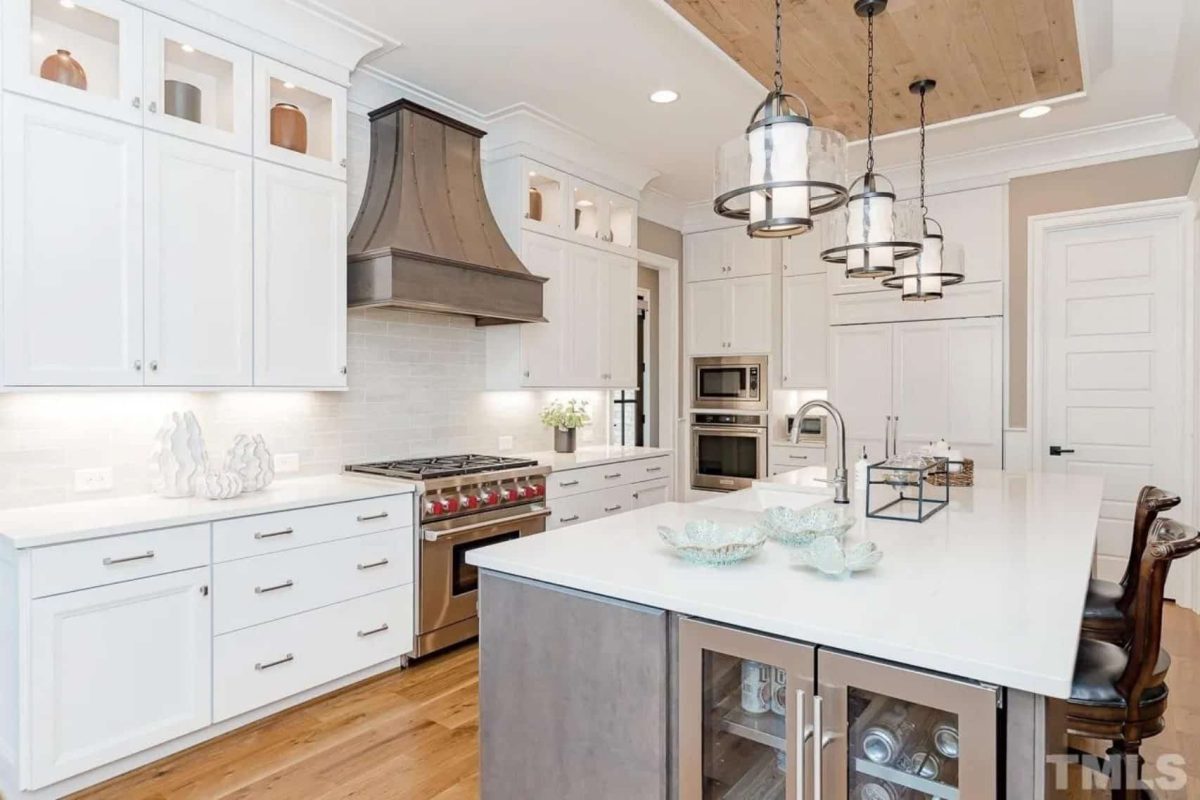 Luxury 5-Bedroom Transitional house Plan with Detailed Blueprint