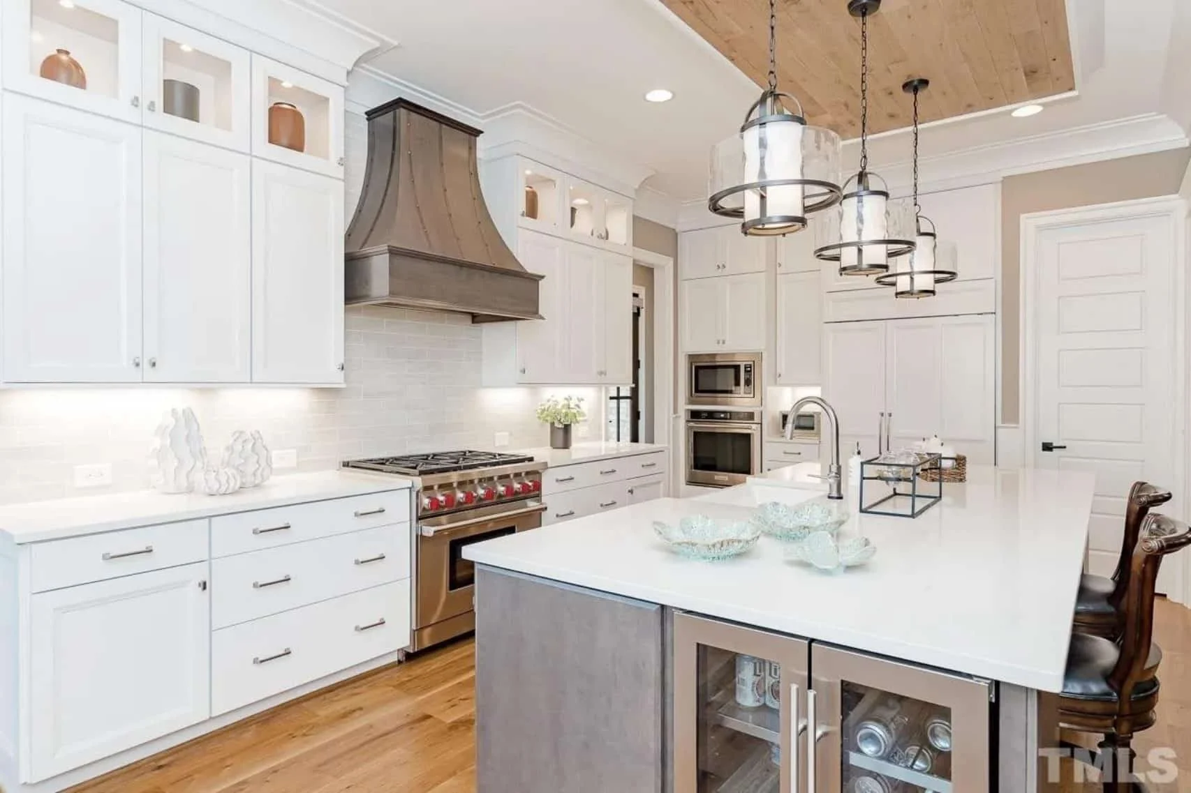 Luxury 5-Bedroom Transitional house Plan with Detailed Blueprint