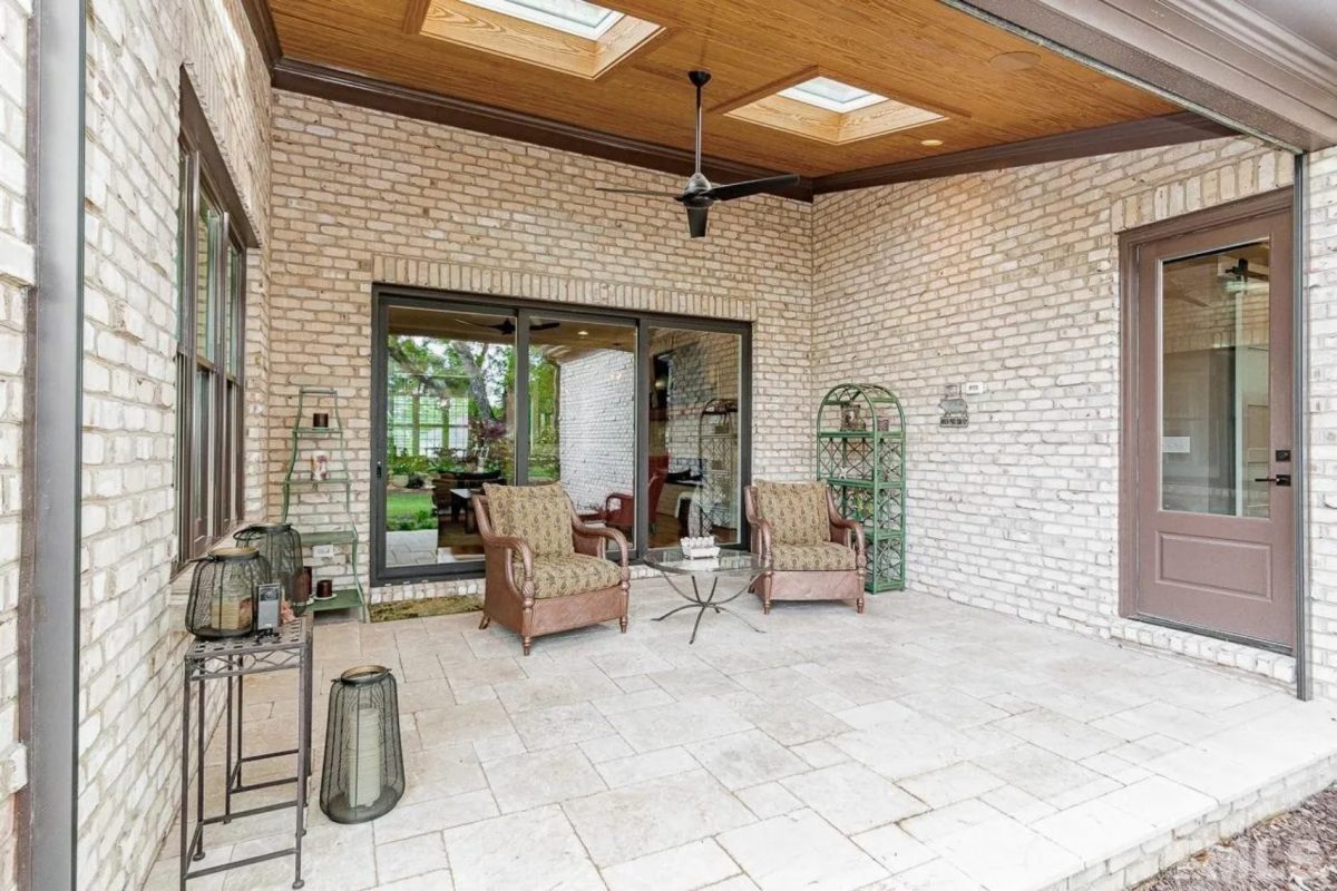 Luxury 5-Bedroom Transitional house Plan with Detailed Blueprint