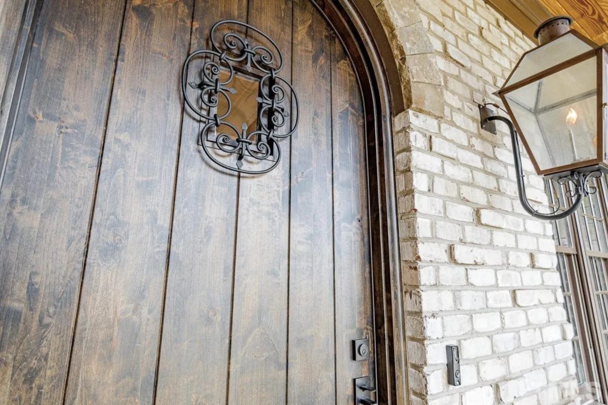 Luxury 5-Bedroom Transitional house Plan with Detailed Blueprint