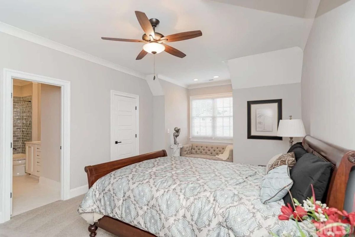 Luxury 5-Bedroom Transitional house Plan with Detailed Blueprint