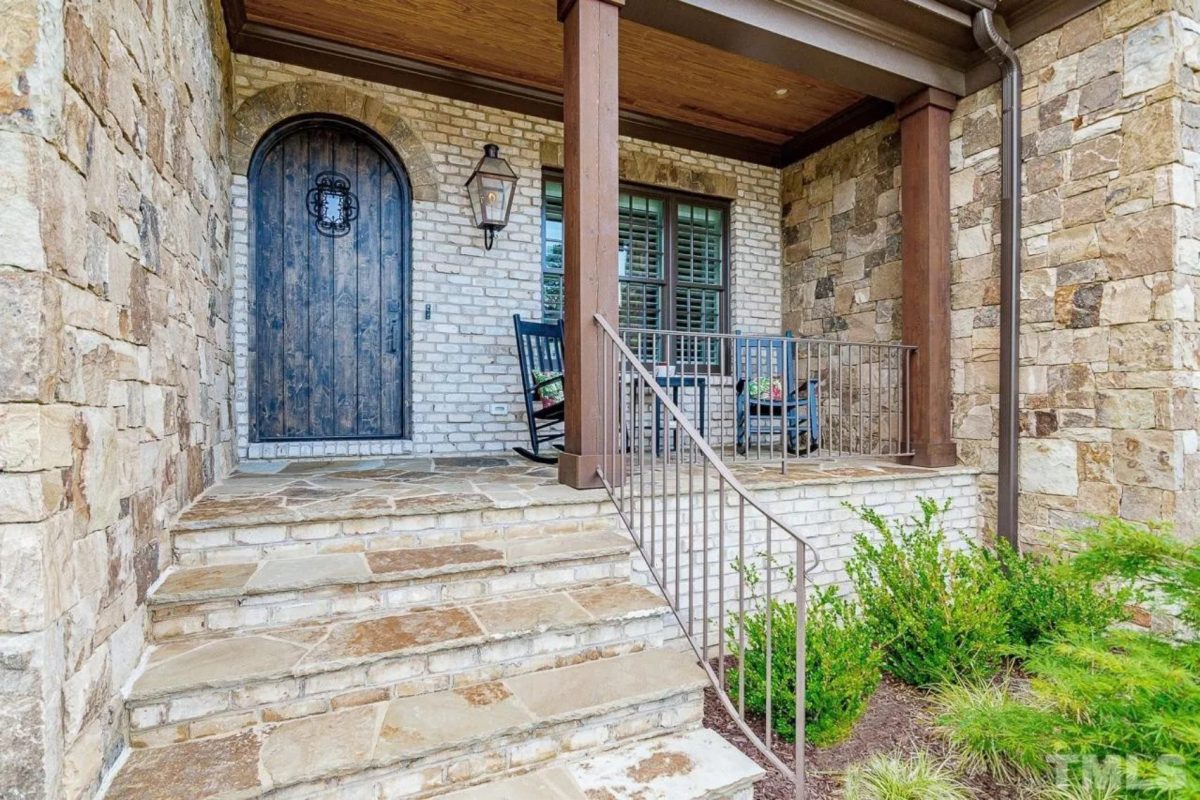 Luxury 5-Bedroom Transitional house Plan with Detailed Blueprint