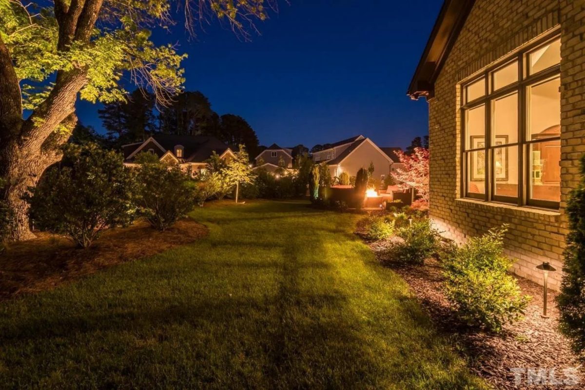 Luxury 5-Bedroom Transitional house Plan with Detailed Blueprint