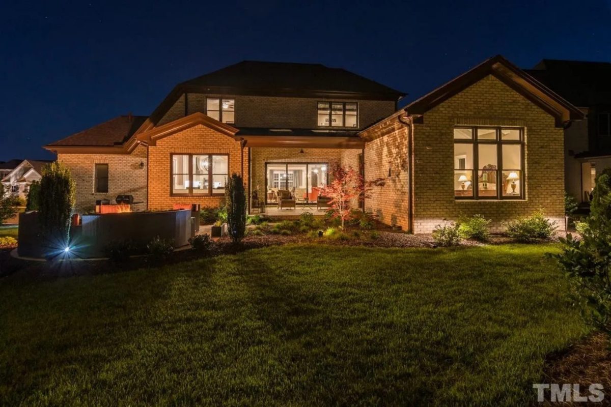 Luxury 5-Bedroom Transitional house Plan with Detailed Blueprint