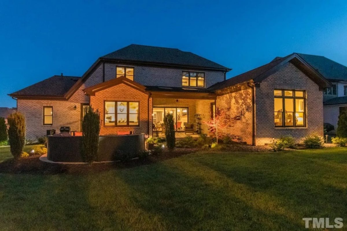 Luxury 5-Bedroom Transitional house Plan with Detailed Blueprint