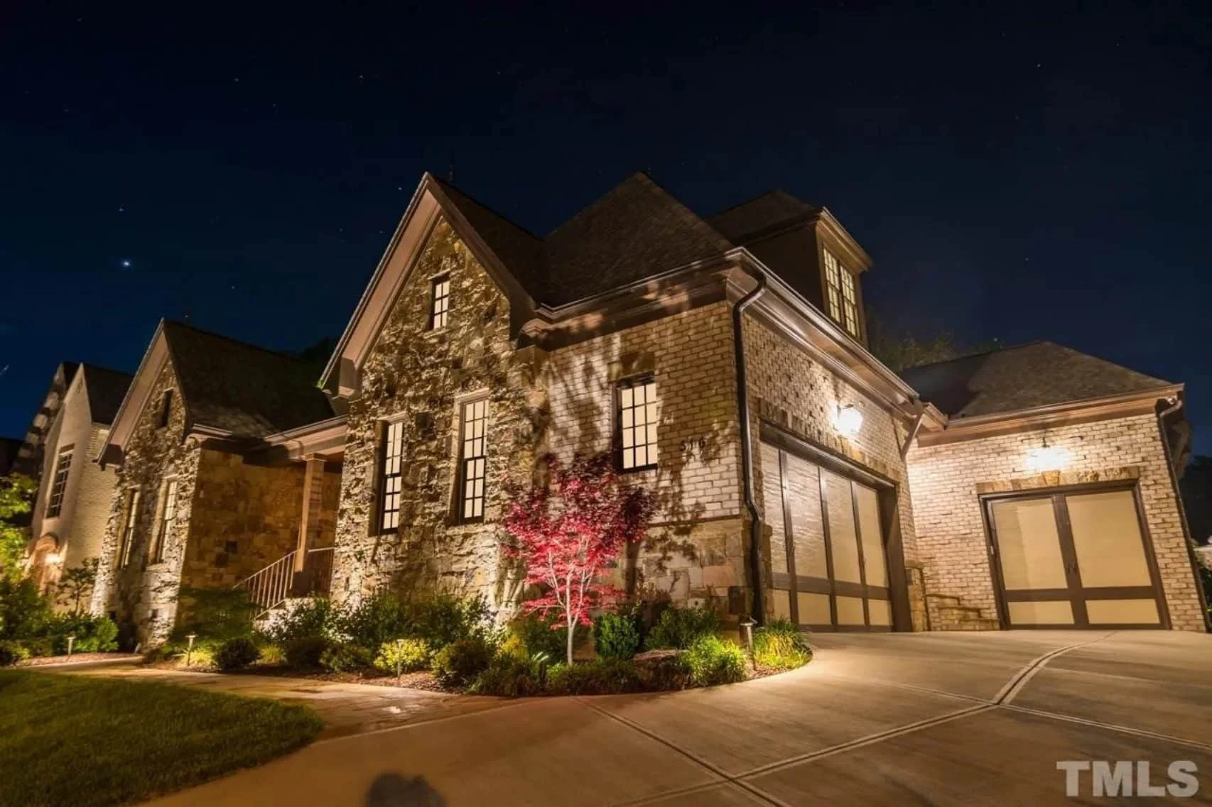 Luxury 5-Bedroom Transitional house Plan with Detailed Blueprint