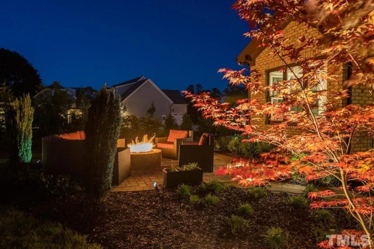 Luxury 5-Bedroom Transitional house Plan with Detailed Blueprint