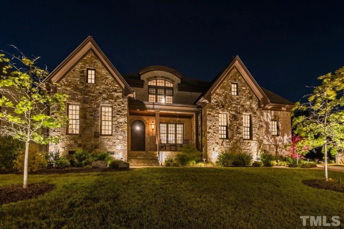 Luxury 5-Bedroom Transitional house Plan with Detailed Blueprint