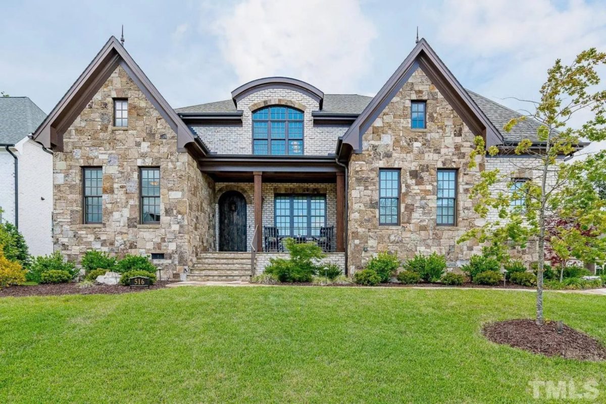 Luxury 5-Bedroom Transitional house Plan with Detailed Blueprint