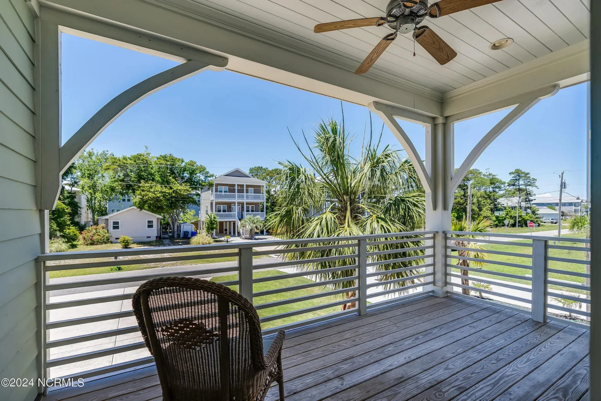 Stunning Coastal house Plan with Modern Features and Blueprint Designs