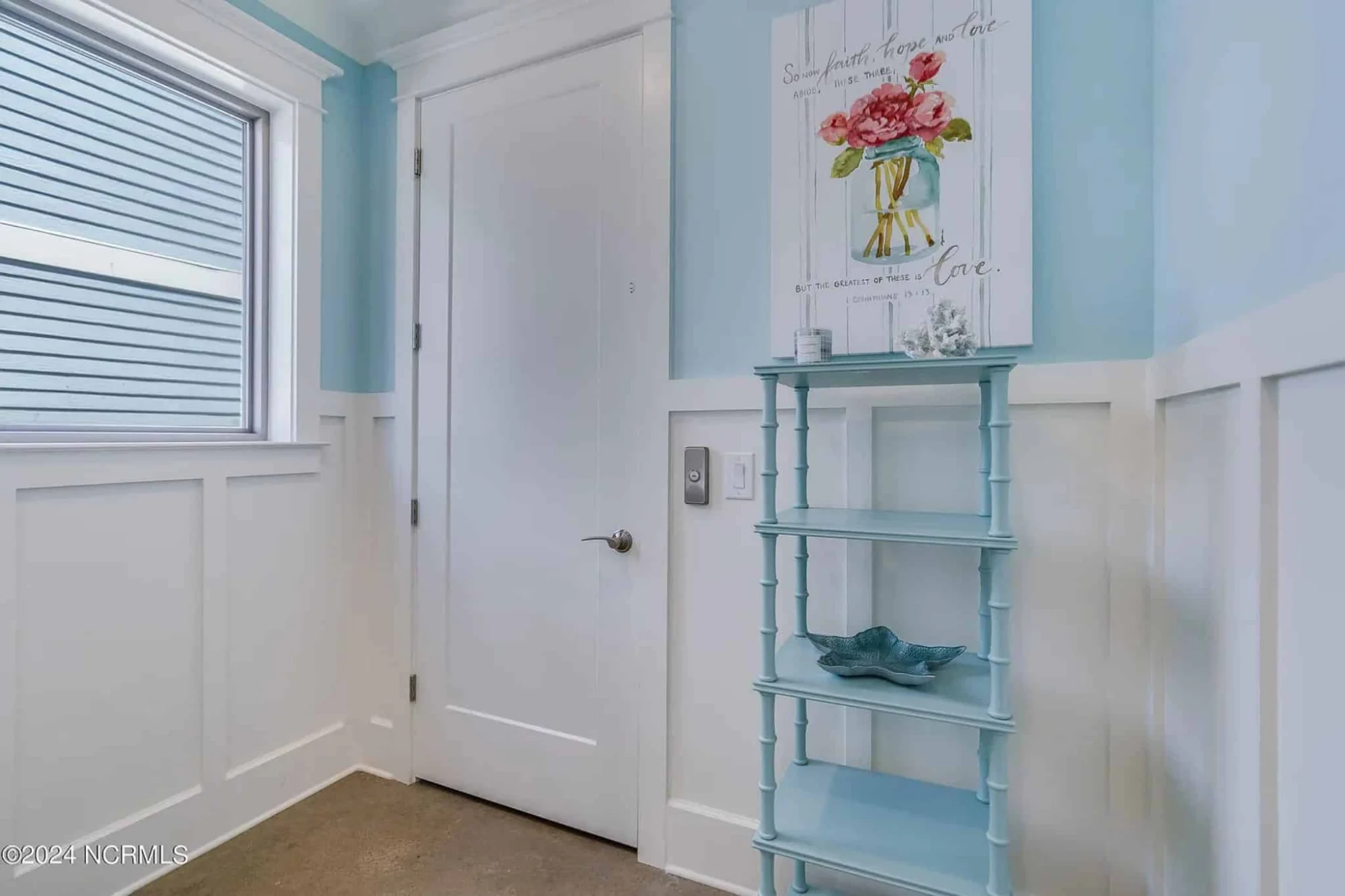 Stunning Coastal house Plan with Modern Features and Blueprint Designs