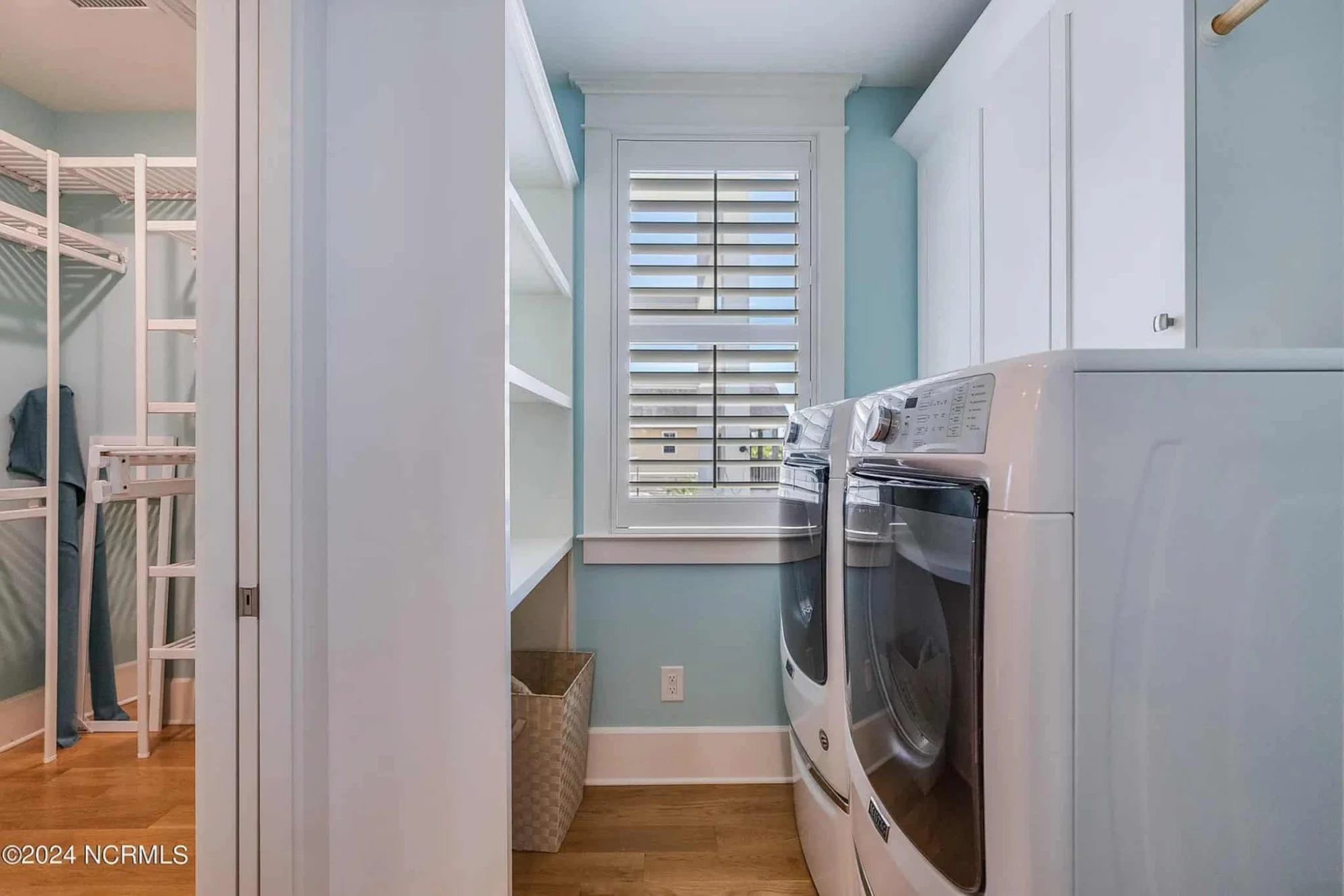 Stunning Coastal house Plan with Modern Features and Blueprint Designs