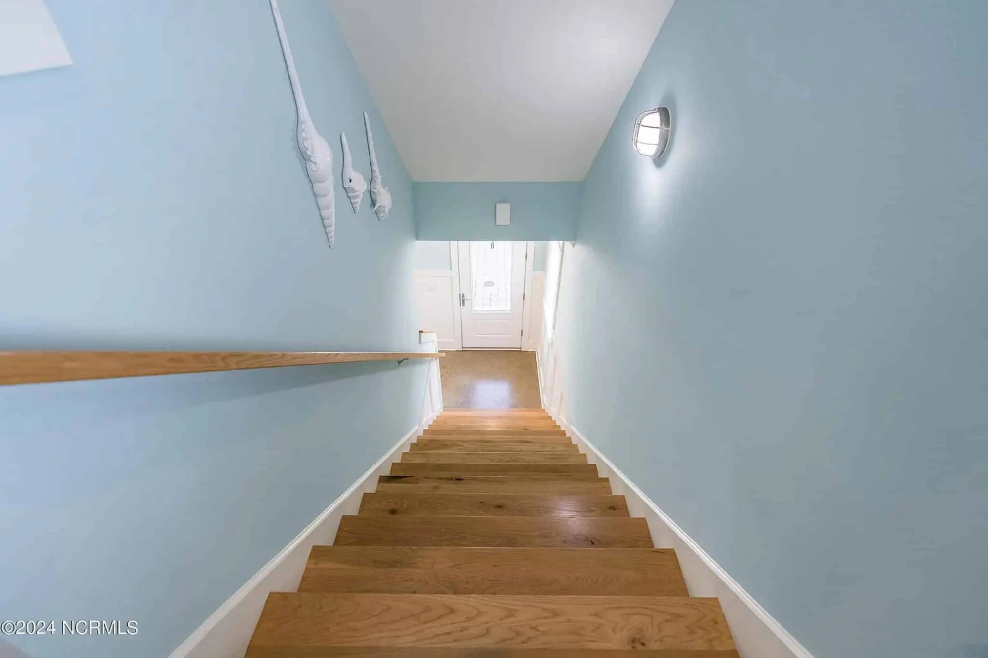 Stunning Coastal house Plan with Modern Features and Blueprint Designs