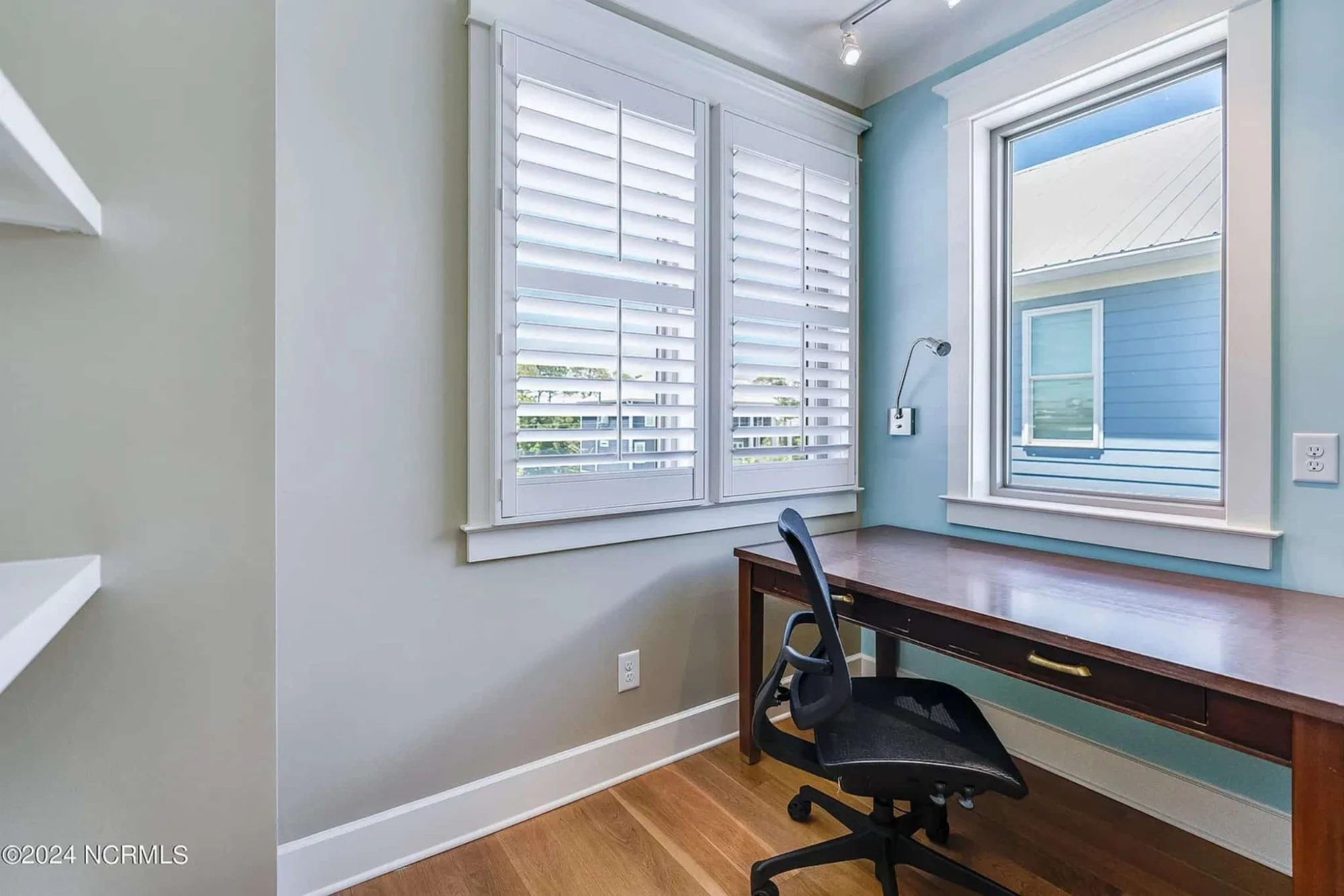 Stunning Coastal house Plan with Modern Features and Blueprint Designs