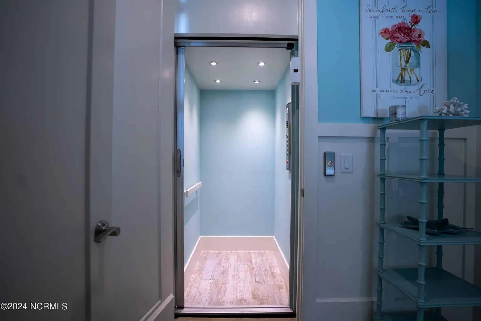 Stunning Coastal house Plan with Modern Features and Blueprint Designs