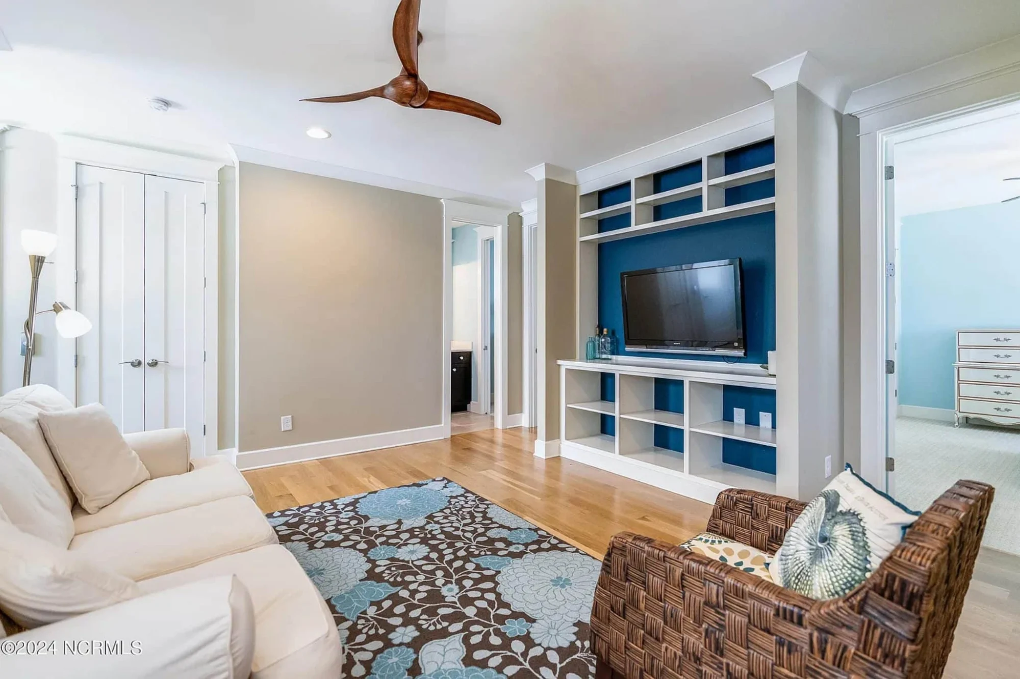 Stunning Coastal house Plan with Modern Features and Blueprint Designs