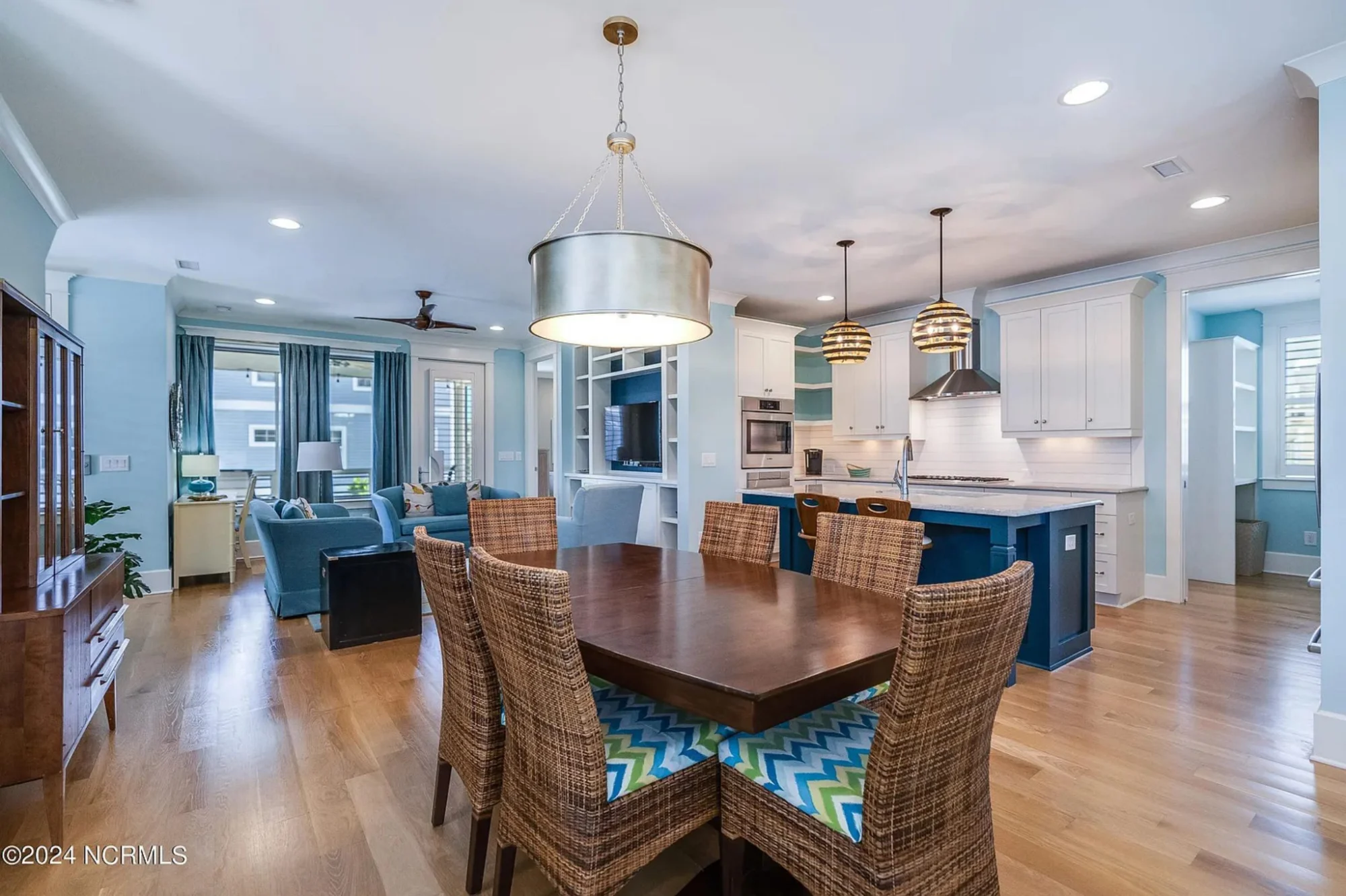 Stunning Coastal house Plan with Modern Features and Blueprint Designs