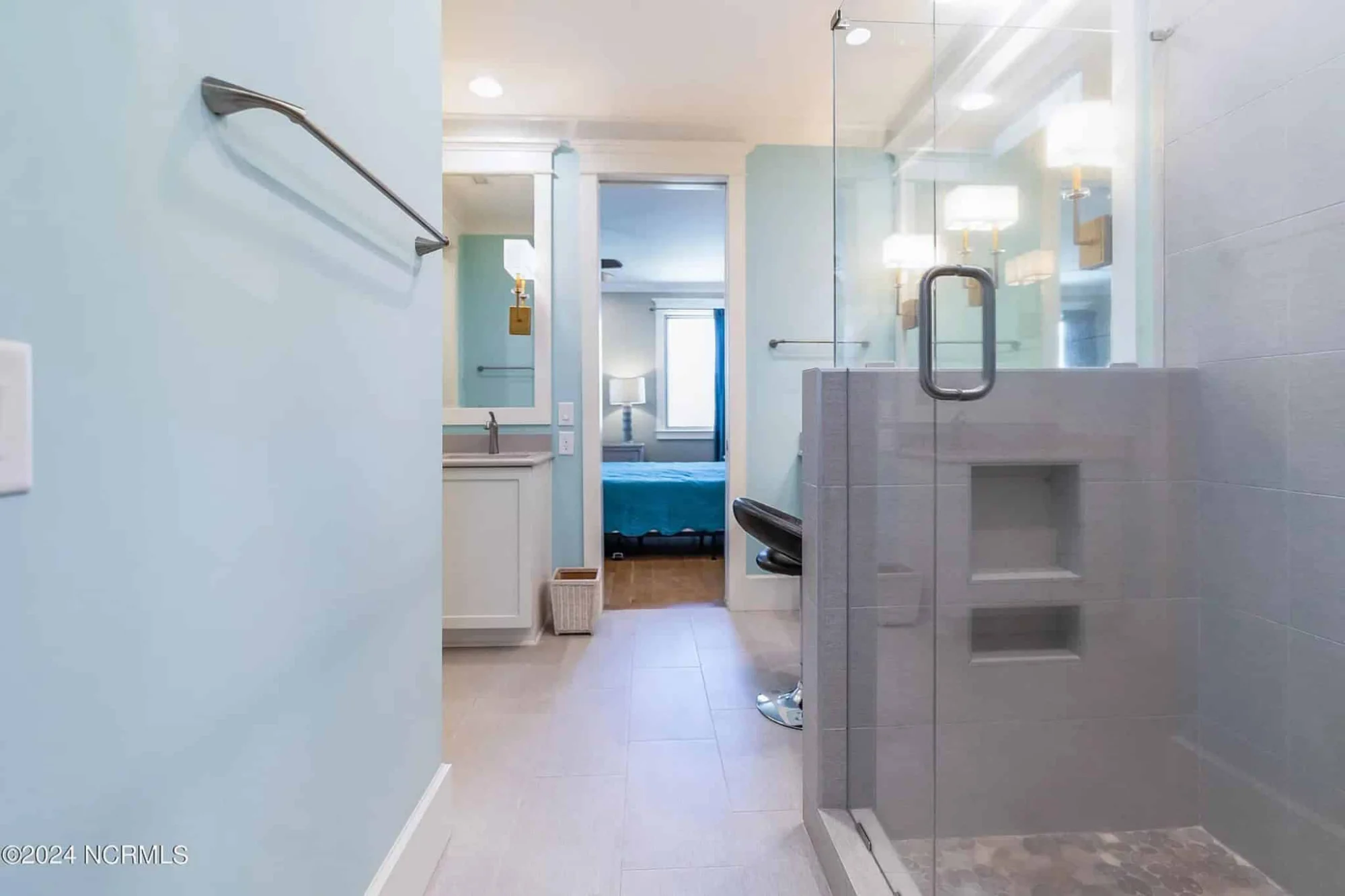 Stunning Coastal house Plan with Modern Features and Blueprint Designs