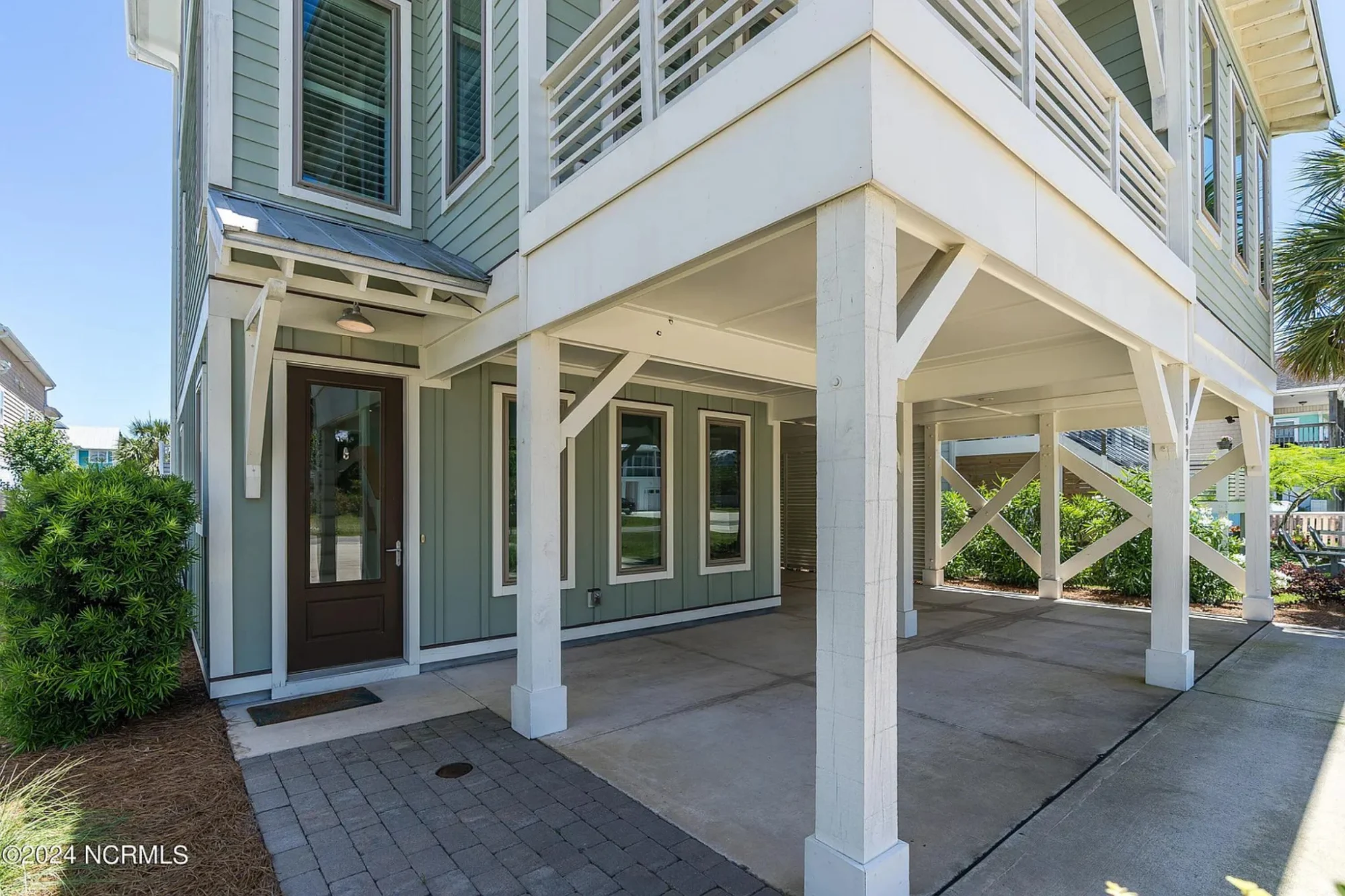 Stunning Coastal house Plan with Modern Features and Blueprint Designs