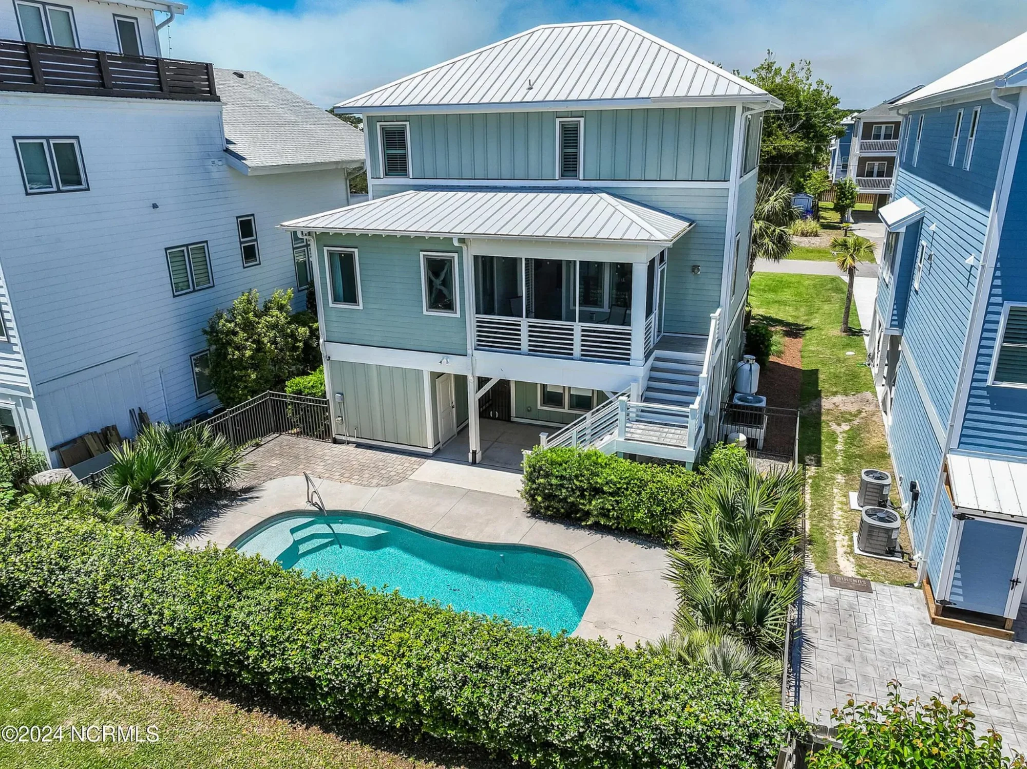 Stunning Coastal house Plan with Modern Features and Blueprint Designs