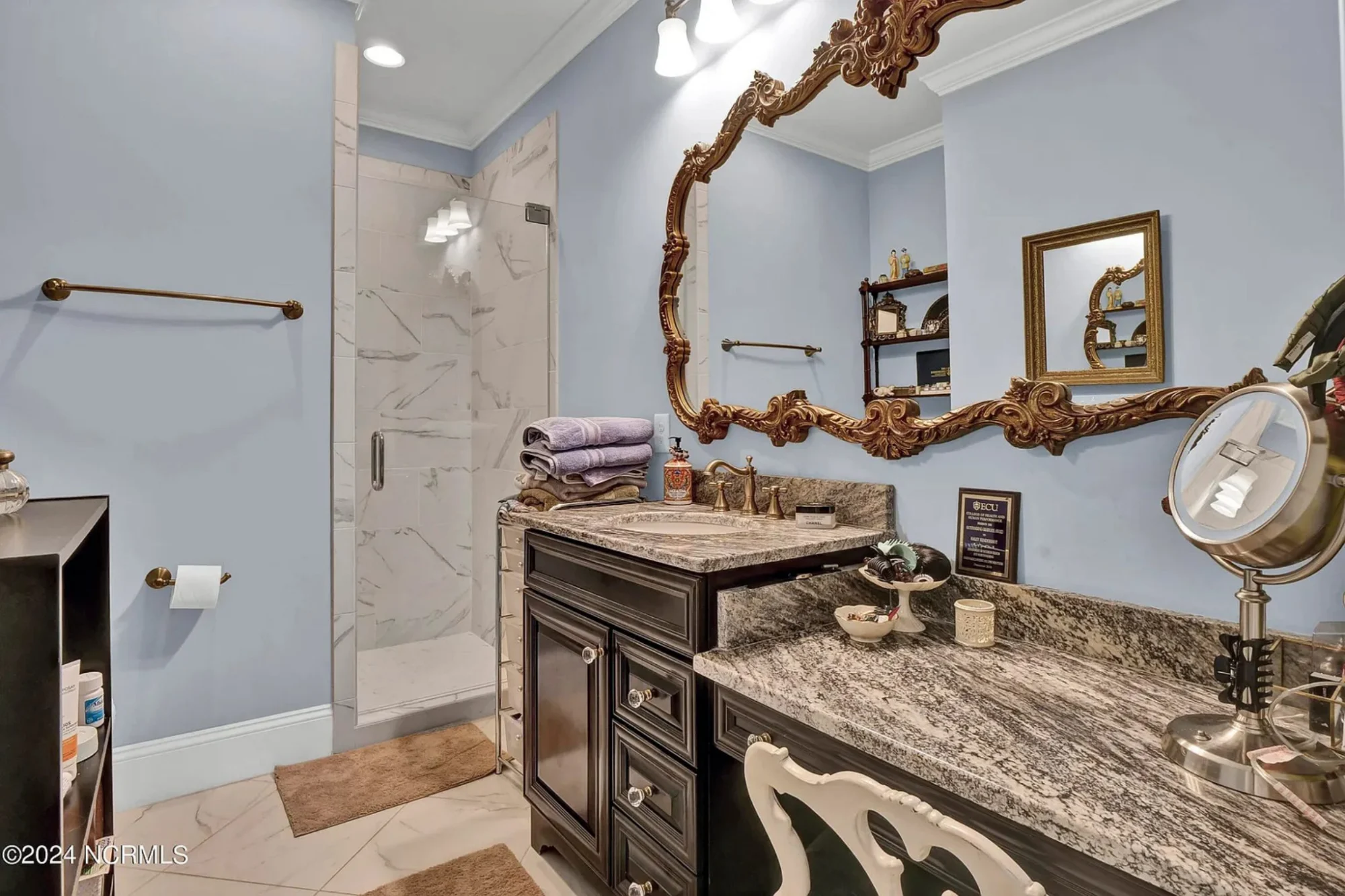 Elegant 5-Bedroom house Floor Plan with 2 Stories and Garage