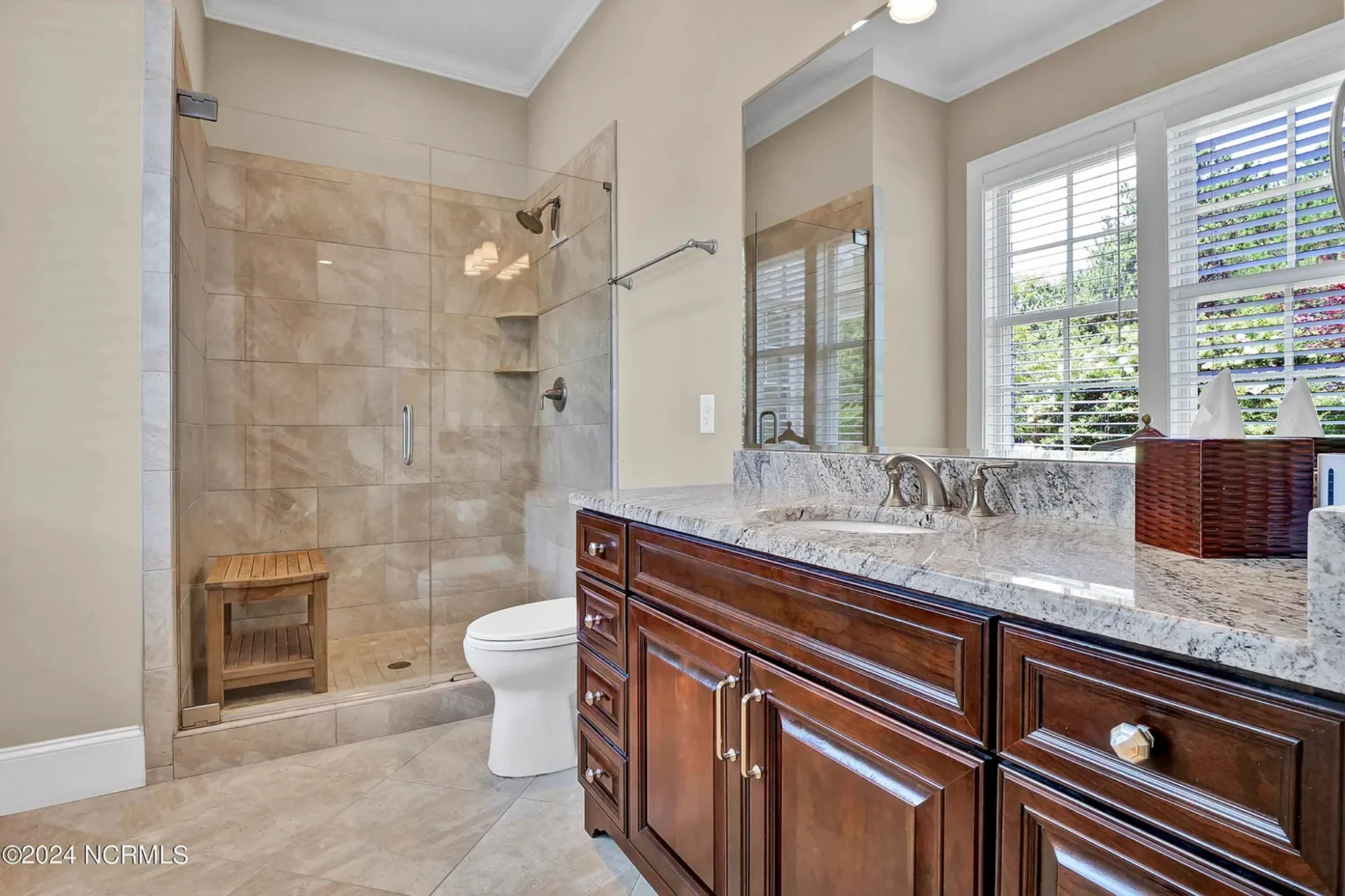 Elegant 5-Bedroom house Floor Plan with 2 Stories and Garage