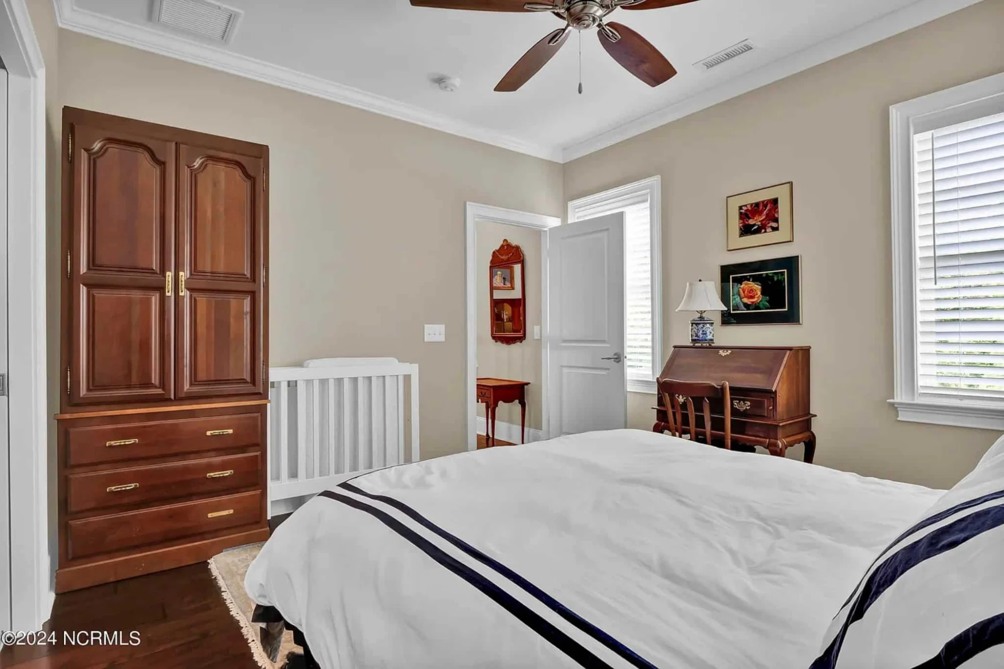 Elegant 5-Bedroom house Floor Plan with 2 Stories and Garage