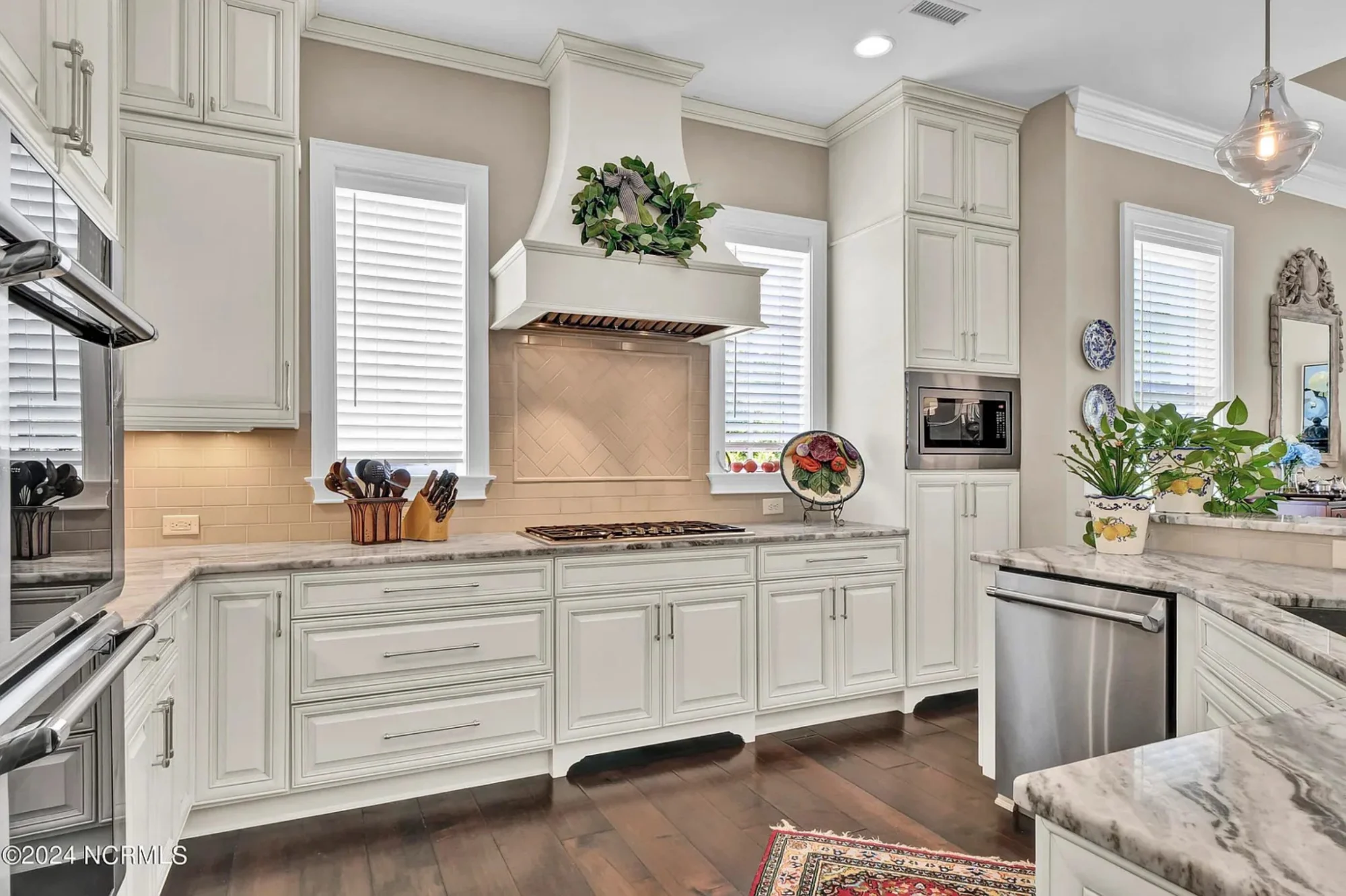 Elegant 5-Bedroom house Floor Plan with 2 Stories and Garage