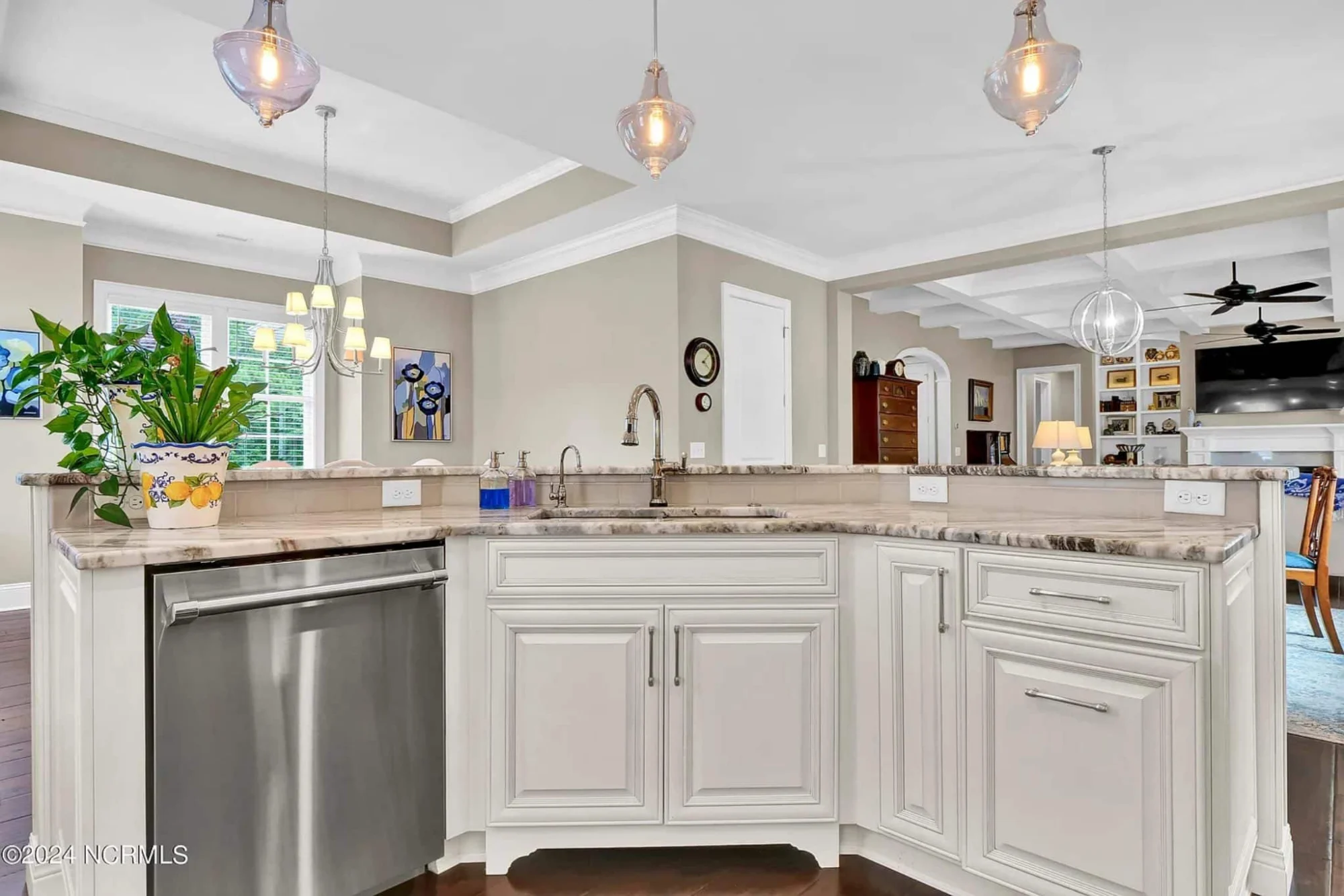 Elegant 5-Bedroom house Floor Plan with 2 Stories and Garage