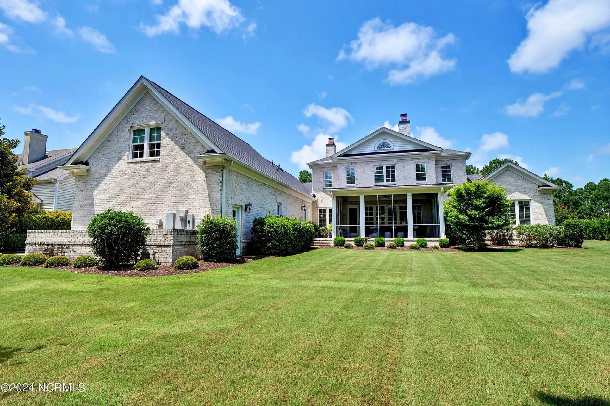 Elegant 5-Bedroom house Floor Plan with 2 Stories and Garage
