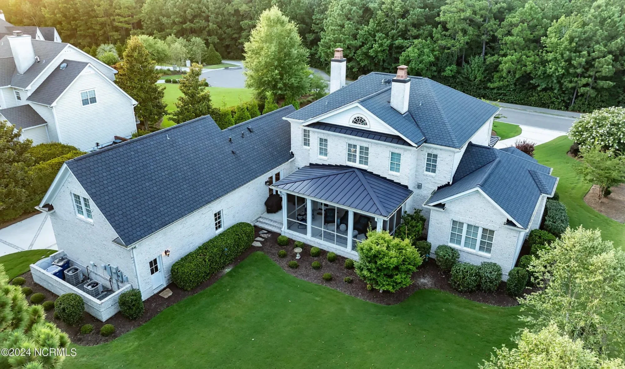 Elegant 5-Bedroom house Floor Plan with 2 Stories and Garage