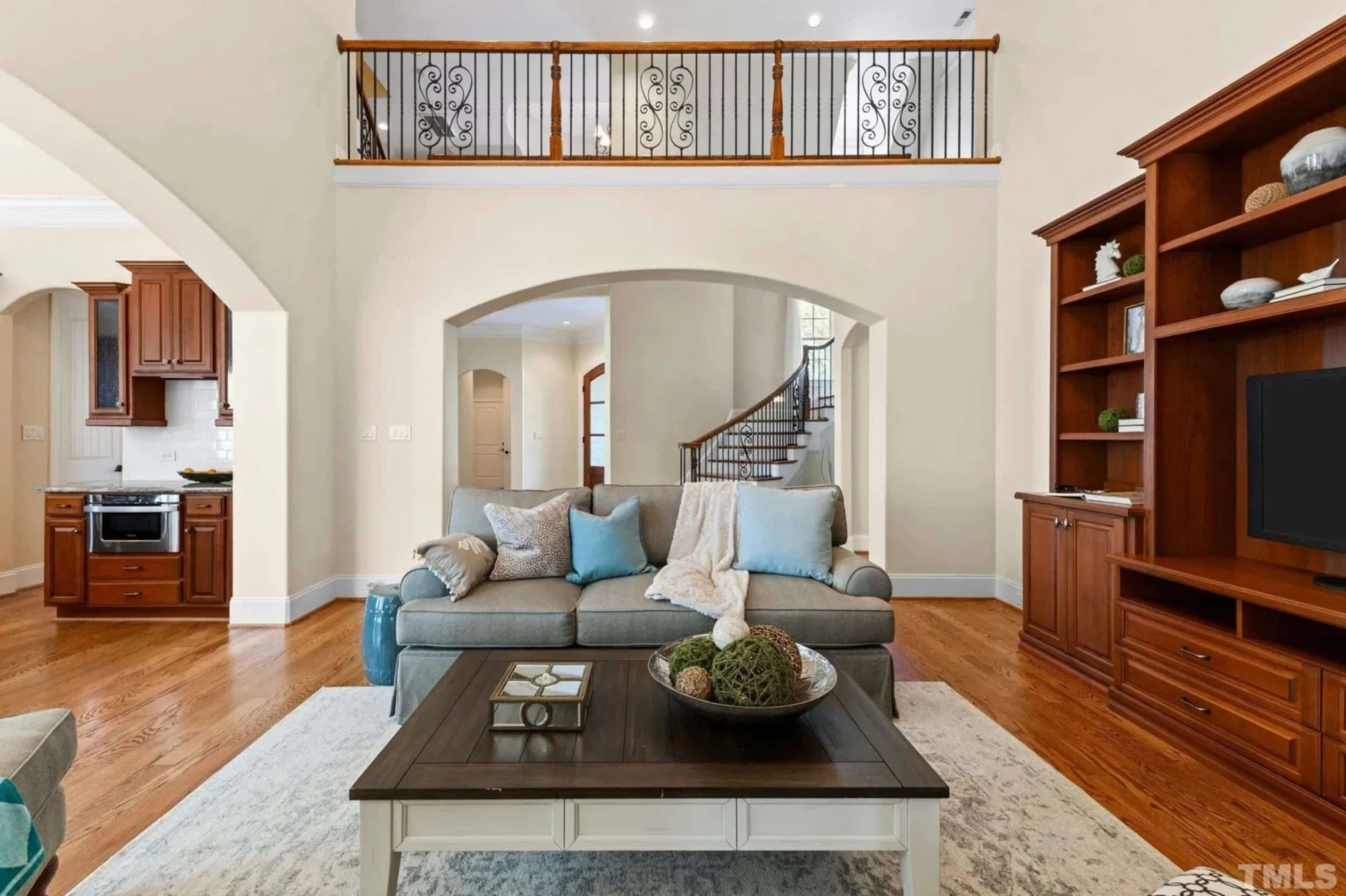 Elegant 5-Bedroom house Floor Plan with Modern Architectural Designs