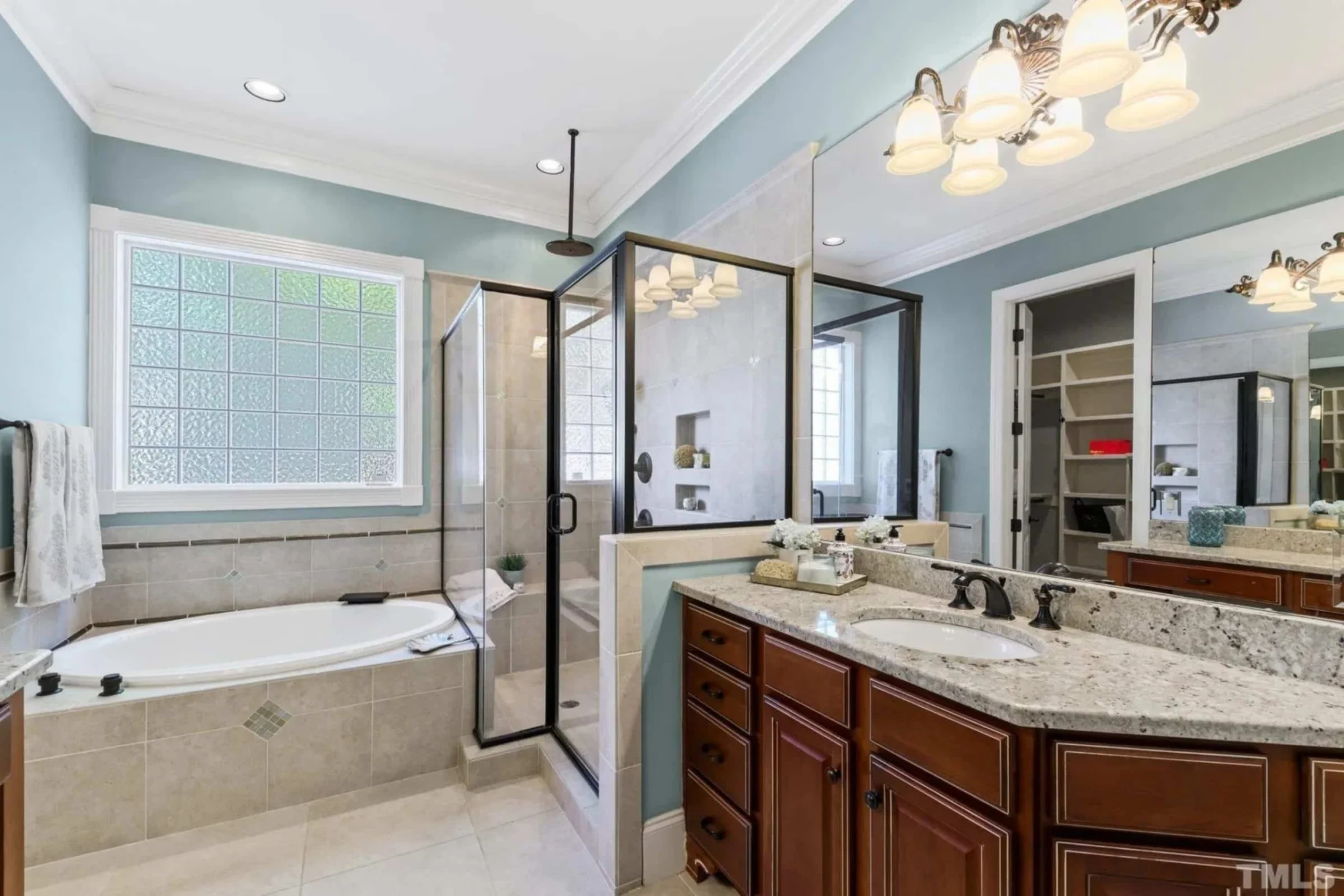 Elegant 5-Bedroom house Floor Plan with Modern Architectural Designs